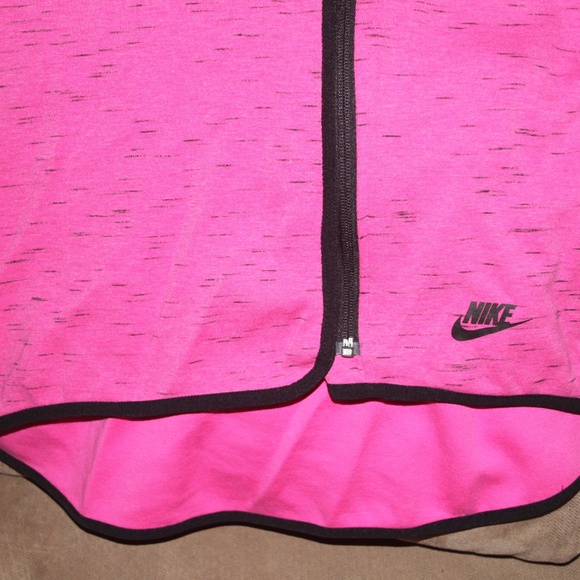 Nike Girls Jacket with Asymmetrical Front Zip…. sooooo cute! - Picture 2 of 6